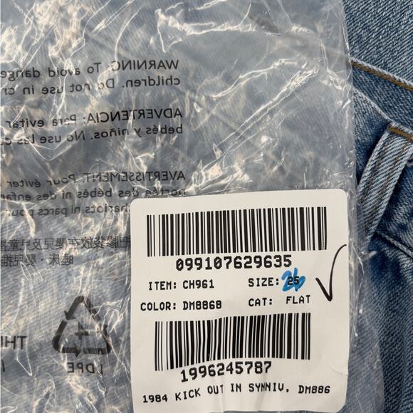 J.Crew Mid-rise relaxed kickout jean Synniva Wash - Picture 5 of 10